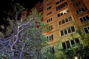 Удар ворожого БпЛА по Харкову: серед постраждалих немовля та ще двоє дітей Удар ворожого БпЛА по Харкову: серед постраждалих немовля та ще двоє дітей