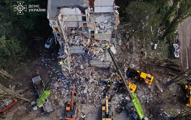 Кількість загиблих внаслідок атаки рф на столицю 31 липня зросла до 32: у лікарні від отриманих поранень помер чоловік