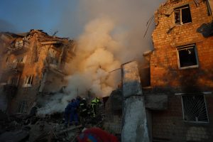 Кількість загиблих через атаку рф на Київ збільшилась до 10, постраждалих – до 48 (фото) Кількість загиблих через атаку рф на Київ збільшилась до 10, постраждалих - до 48 (фото)