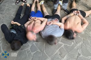 Правоохоронці ліквідували міжнародний канал контрабанди та збуту важких наркотиків в Україні (фото) Правоохоронці ліквідували міжнародний канал контрабанди та збуту важких наркотиків в Україні (фото)