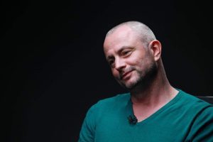 Золоті злитки та 450 тис. доларів готівкою: декларація голови Деснянського району Максима Бахматова