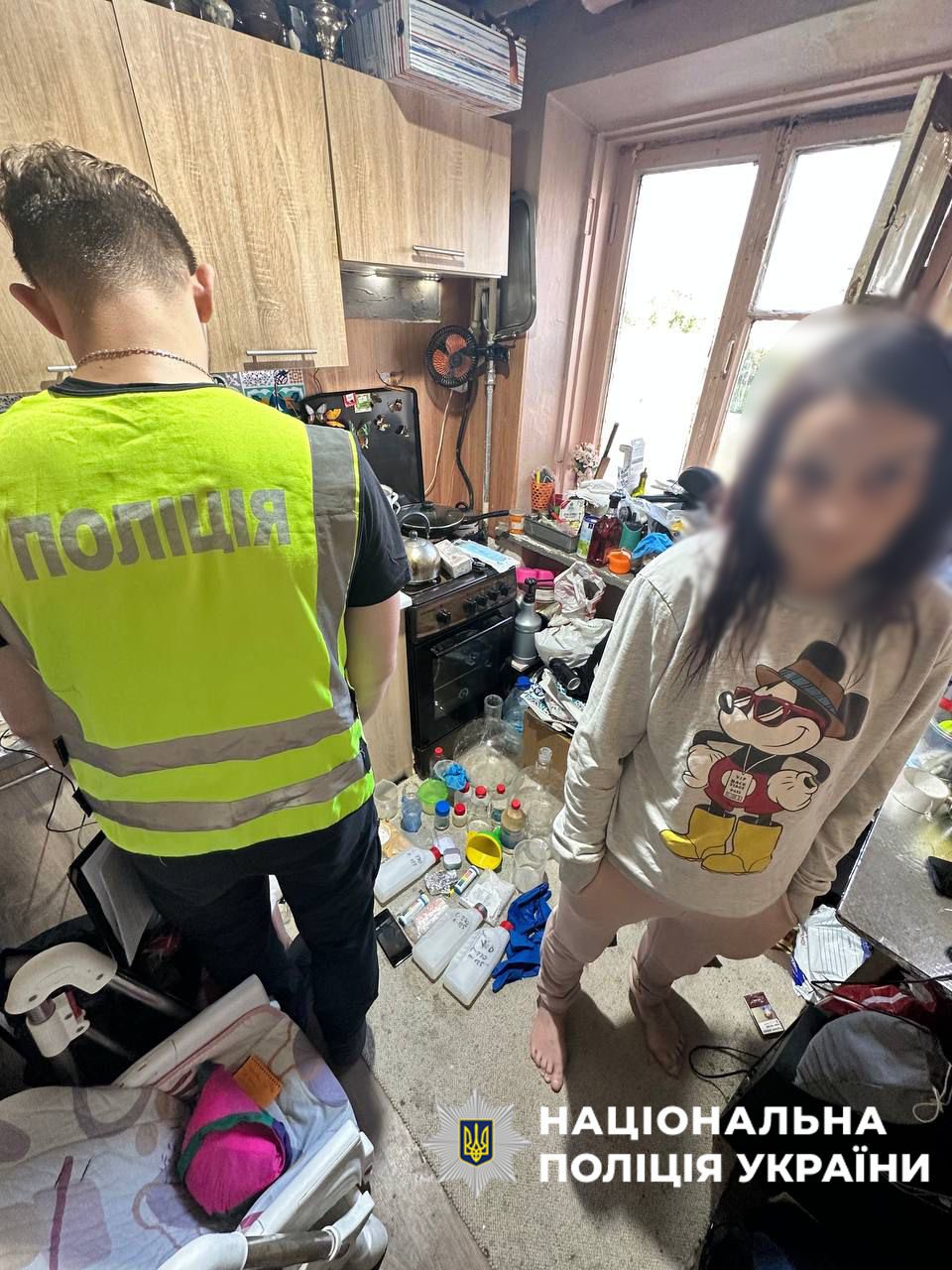 У столиці викрили дві нарколабораторії та затримали сімох учасників злочинної групи (фото, відео)