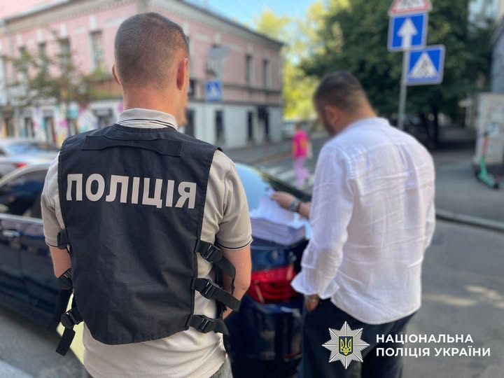 Начальник КП «ШЕУ Печерського району» підозрюється у розтраті понад 430 тисяч гривень на ремонті дороги