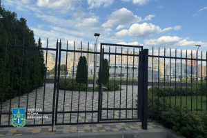Прокуратура просить столичну владу виконати рішення Верховного Суду та забезпечити киянам доступ до набережної Дніпра Прокуратура просить столичну владу виконати рішення Верховного Суду та забезпечити киянам доступ до набережної Дніпра