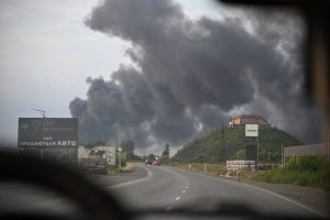 Ворог вдарив ракетами по підприємству у Мукачеві, вирує пожежа, постраждали 12 людей Ворог вдарив ракетами по підприємству у Мукачеві, вирує пожежа, постраждали 12 людей