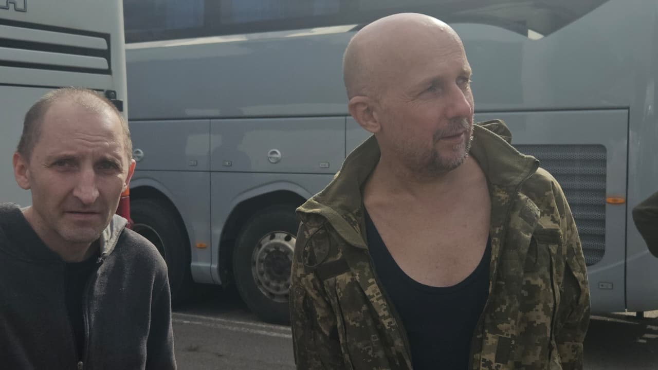 З російського полону повернулися військові та цивільні, серед них журналіст Дмитро Хилюк