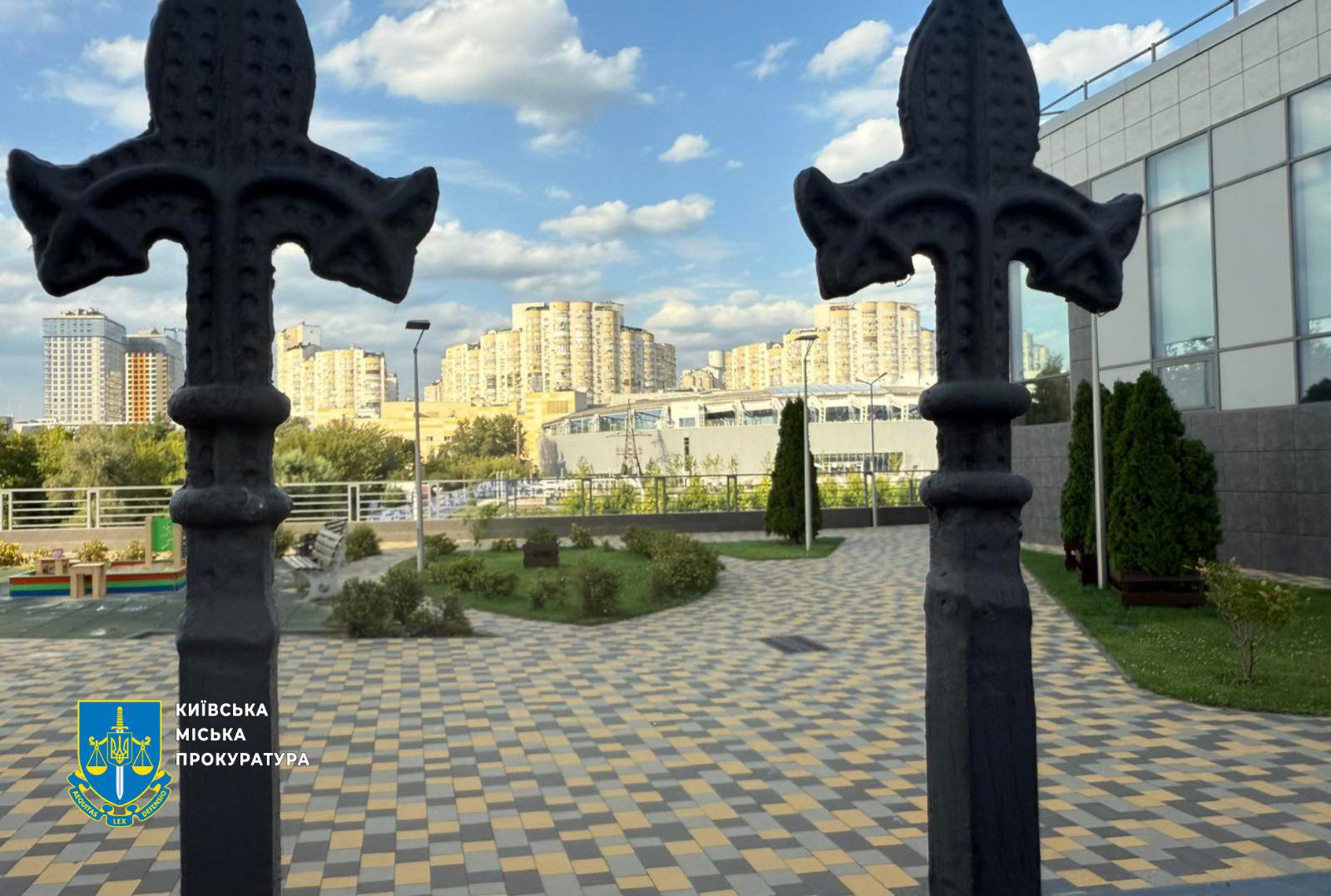 Прокуратура просить столичну владу виконати рішення Верховного Суду та забезпечити киянам доступ до набережної Дніпра