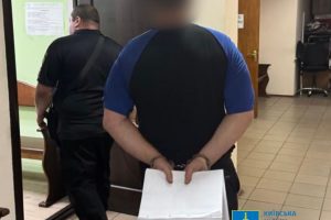 Згвалтування дівчини-підлітка: у Києві повідомлено про підозру 49-річному чоловіку Згвалтування дівчини-підлітка: у Києві повідомлено про підозру 49-річному чоловіку