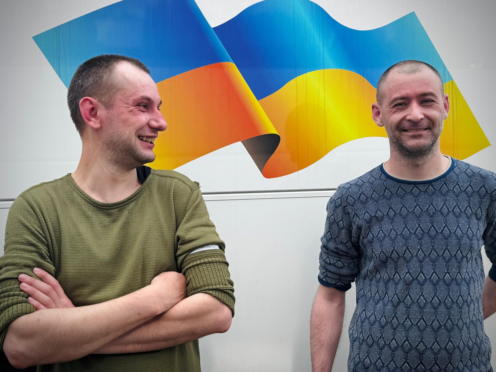 З російського полону повернулися військові та цивільні, серед них журналіст Дмитро Хилюк