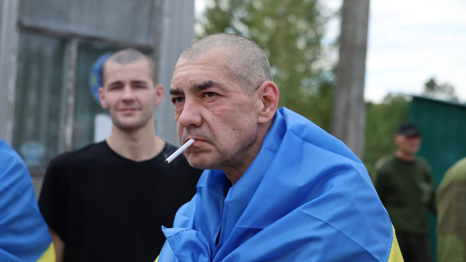 З російського полону повернулися військові та цивільні, серед них журналіст Дмитро Хилюк