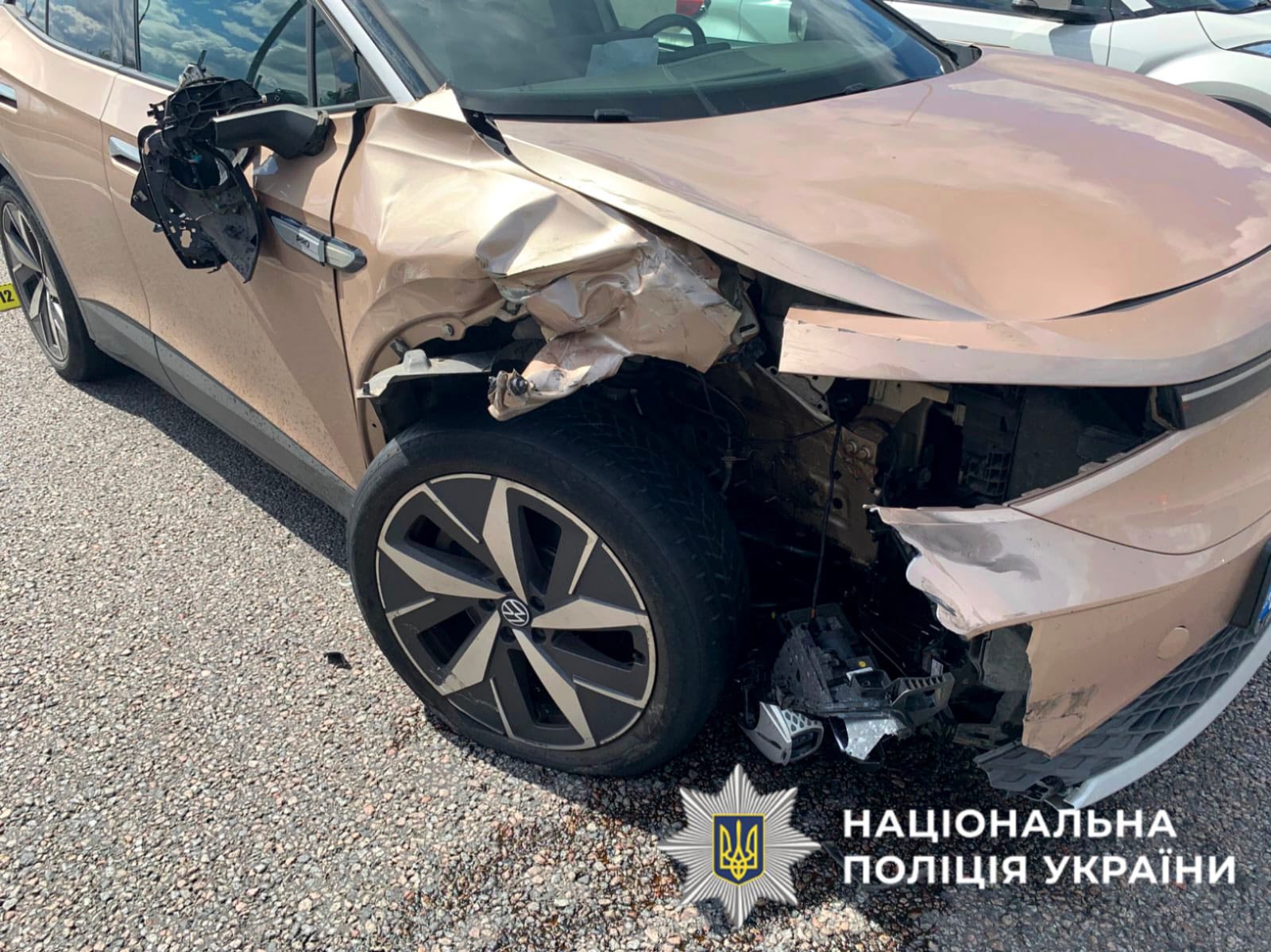 На трасі Київ-Одеса автомобіль в'їхав у електроскутер, його водій загинув ФОТО