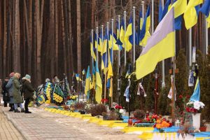 Реконструкцію алеї пам'яті військових на ірпінському кладовищі замовили у компанії з Бахмуту