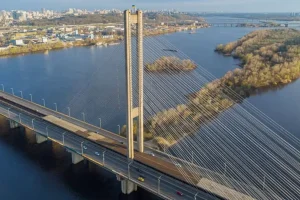 У Києві з 29 серпня на три місяці обмежать рух Південним мостом (схема) У Києві з 29 серпня на три місяці обмежать рух Південним мостом (схема)