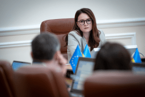 Уряд виділив 1,3 млрд гривень на нове житло родинам, що втратили домівки через війну Уряд виділив 1,3 млрд гривень на нове житло родинам, що втратили домівки через війну