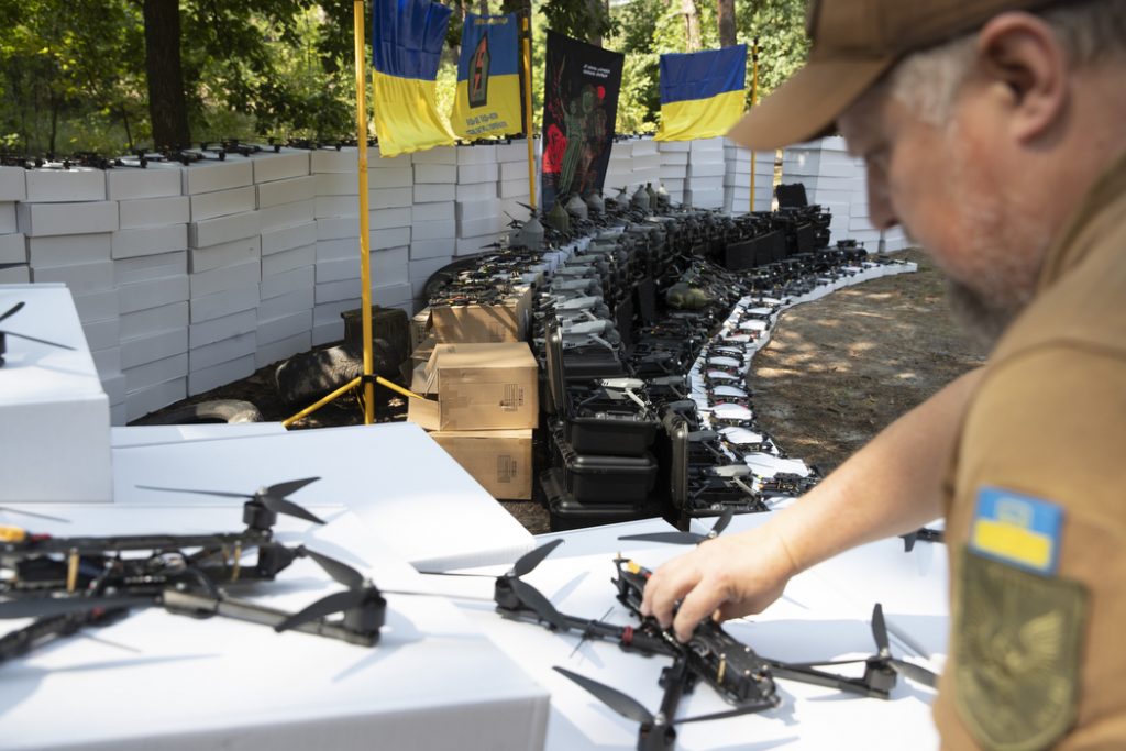 Громада Києва передала ще 900 дронів для 5 ОШБр ЗСУ Громада Києва передала ще 900 дронів для 5 ОШБр ЗСУ