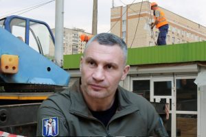 “Настала критична межа, коли слова підприємців переросли у крик”: у Києві продовжуються скандали у сфері вуличної торгівлі “Настала критична межа, коли слова підприємців переросли у крик”: у Києві продовжуються скандали у сфері вуличної торгівлі