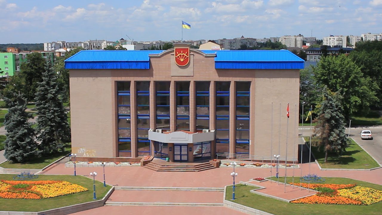 Ремонти прибудинкових територій у Білій Церкві активно замовляють у компанії з орбіти міністра часів Януковича