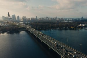 Відсьогодні на мосту через річку Десенка змінюється графік реверсного руху Відсьогодні на мосту через річку Десенка змінюється графік реверсного руху
