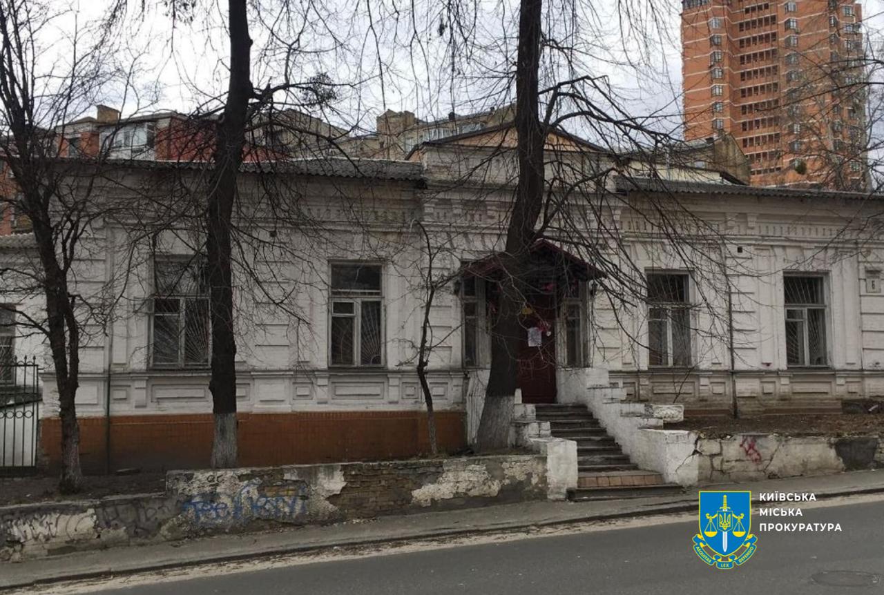 Прокуратура через суд вимагає порятунку історичної садиби Барбана в центрі Києва