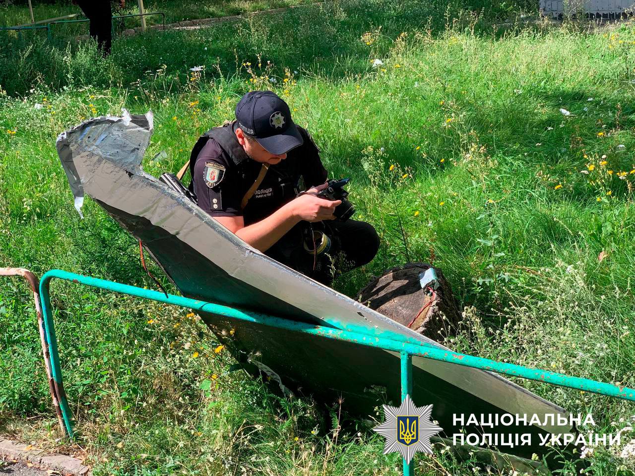 У Соломʼянському районі столиці впали уламки ворожого БпЛА (фото)