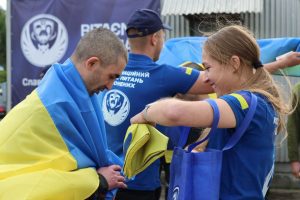 З російського полону повернулися військові та цивільні, серед них журналіст Дмитро Хилюк З російського полону повернулися військові та цивільні, серед них журналіст Дмитро Хилюк