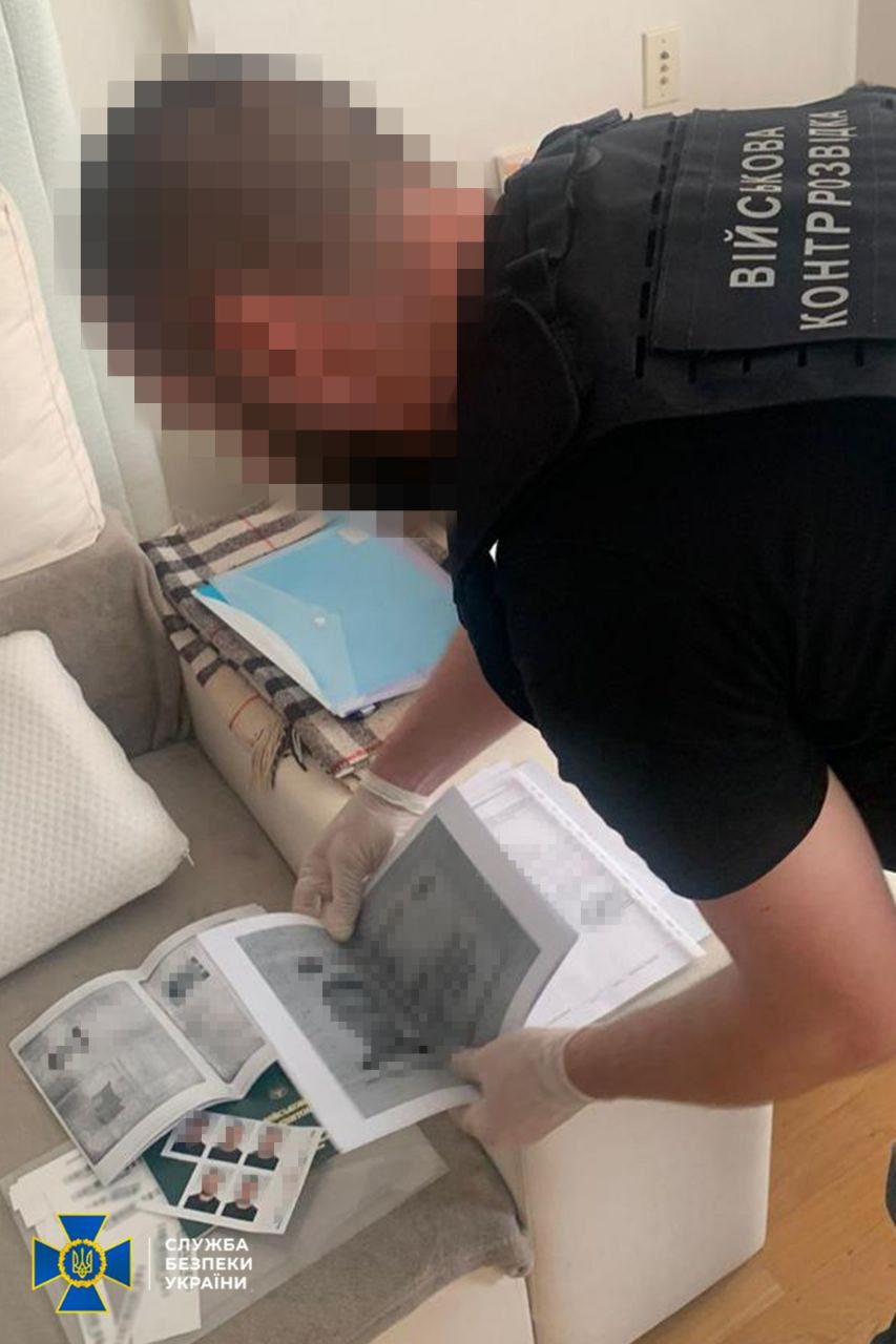 У Києві викрили підпільну типографію для «ухилянтів» (фото)