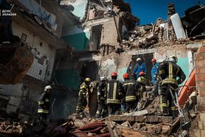 Кількість жертв обстрілу в Києві зросла до 18 осіб (фото)