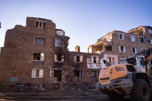 У Києві завершили пошукові роботи після атаки рф: загинули 23 людини, серед них четверо дітей (відео) У Києві завершили пошукові роботи після атаки рф: загинули 23 людини, серед них четверо дітей (відео)