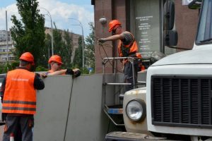 Демонтаж реклами: у липні в Києві знято понад 2 тисячі конструкцій Демонтаж реклами: у липні в Києві знято понад 2 тисячі конструкцій