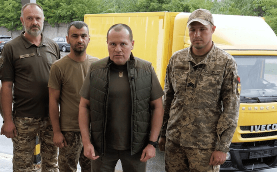 "Українська команда" передала вантажівку бійцям 28-ї бригади – Палатний