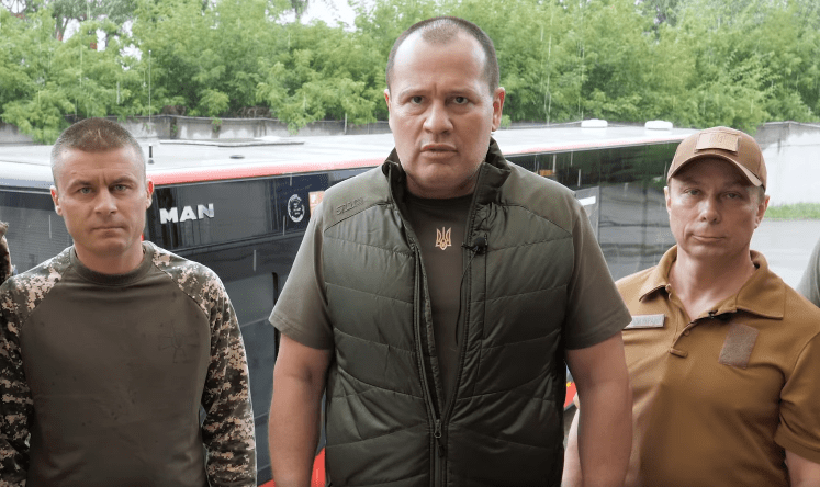 "Українська команда" передала 72-й ОМБр на донецький напрямок автобус, – Палатний