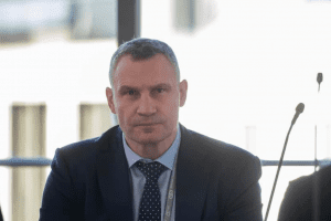 Кличко назвав оголошення нових підозр посадовцям КМДА “інформаційним димом” Кличко назвав оголошення нових підозр посадовцям КМДА "інформаційним димом"