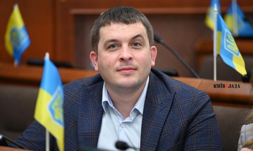 Суд відмовив у клопотанні взяти під варту та відсторонити від посади керівника апарату КМДА Дмитра Загуменного Суд відмовив у клопотанні взяти під варту та відсторонити від посади керівника апарату КМДА Дмитра Загуменного