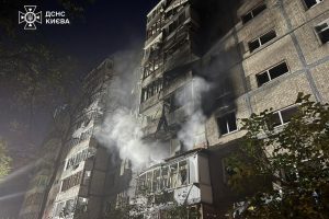 Кількість жертв атаки на Київ 7 вересня зросла до п’яти: чоловік, три жінки та маленька дитина Кількість жертв атаки на Київ 7 вересня зросла до п’яти: чоловік, три жінки та маленька дитина