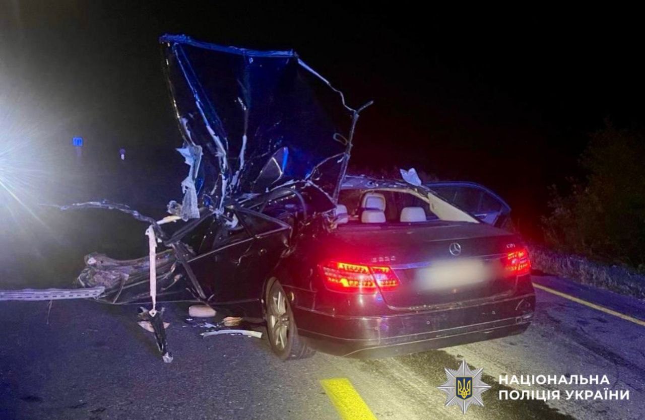 На Білоцерківщині у ДТП загинув водій, пасажирка госпіталізована в лікарню (фото)