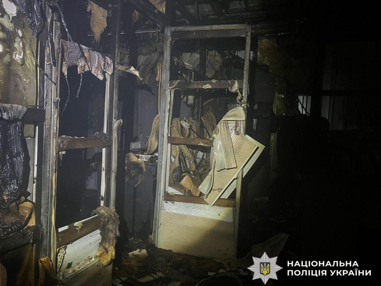 Поліція Київщини розслідує обставини загибелі людини на пожежі на території СТО