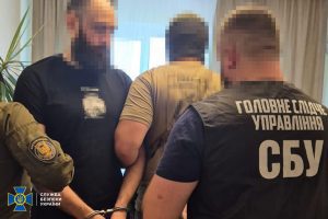 СБУ затримала ділків, які оформлювали ухилянтів «викладачами» неіснуючих ліцеїв