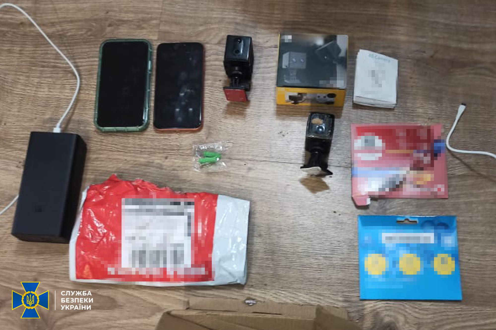 СБУ затримала молоде подружжя, яке розставляла «відеопастки» у багатоповерхівках, щоб коригувати удари по Києву