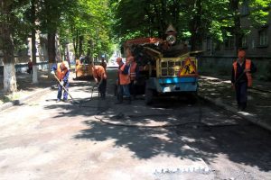У Святошинському районi ремонтуватимуть прибудинкові території (адреси) У Святошинському районi ремонтуватимуть прибудинкові території (адреси)