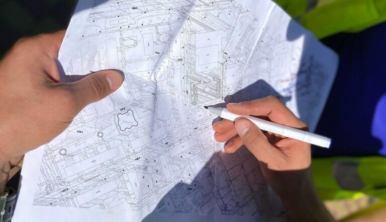 «Рух без бар’єрів»: У Бучі почали обстеження інженерних мереж на вулиці Енергетиків, якою пролягатиме безбар’єрний маршрут