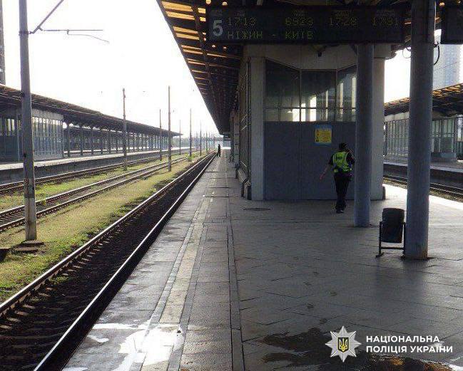 Уражений струмом на даху електрички киянин помер, - поліція Уражений струмом на даху електрички киянин помер, - поліція