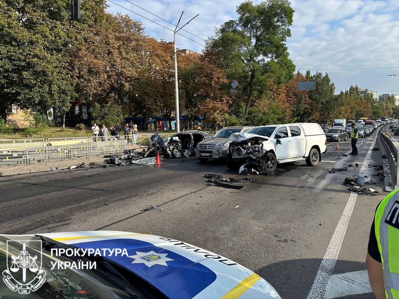 ДБР розслідує смертельне ДТП у Києві за участі військового за кермом службового авто ДБР розслідує смертельне ДТП у Києві за участі військового за кермом службового авто