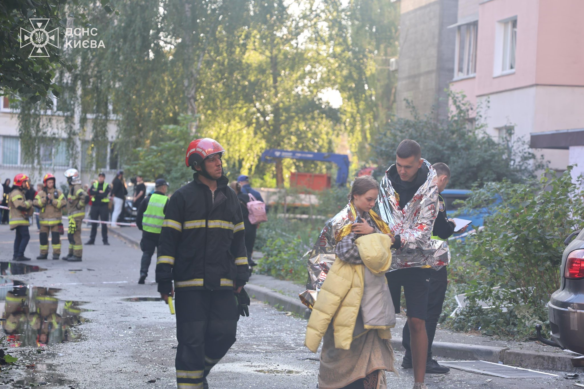 У Києві число постраждалих від російської атаки зросло до 20, розгорнуто штаби допомоги (адреси)