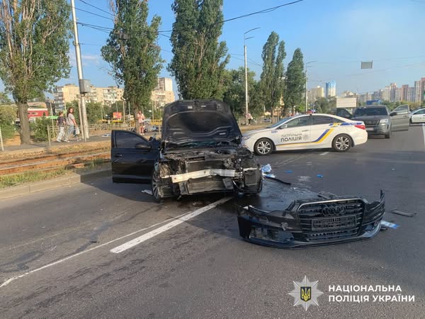 У Дарницькому районі сталася смертельна ДТП з двома загиблими (фото)