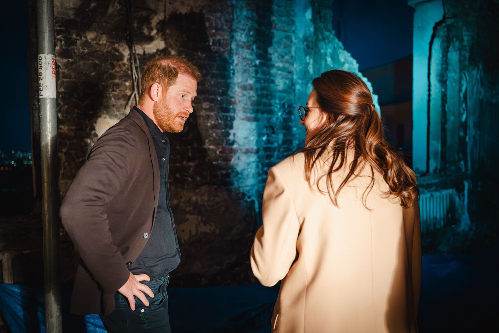 Принц Гаррі у Києві відвідав місця російських атак та поспілкувався з ветеранами (фото) Принц Гаррі у Києві відвідав місця російських атак та поспілкувався з ветеранами (фото)