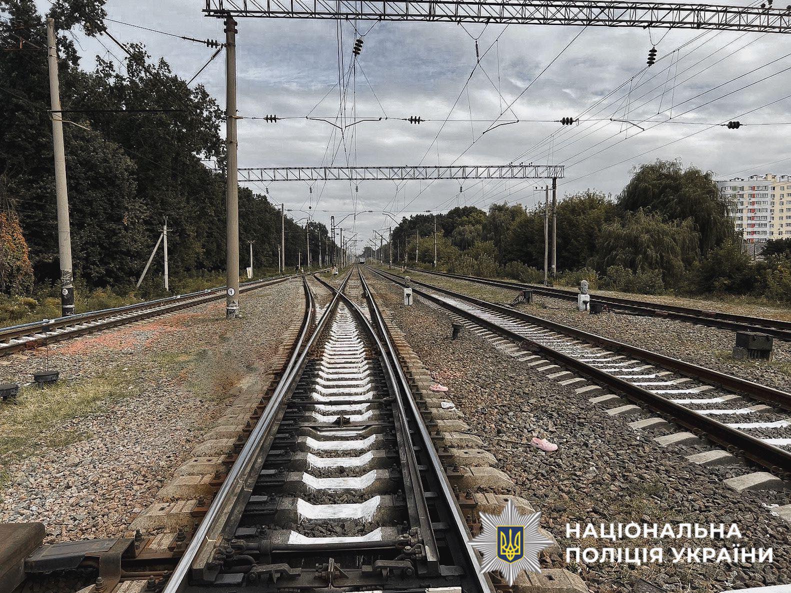 У Вишневому пасажирський поїзд на смерть збив жінку