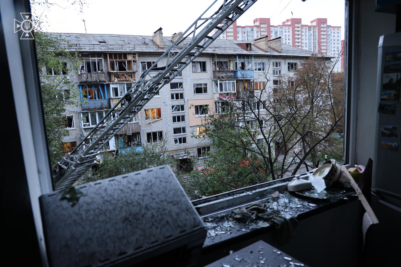 У столиці число жертв російської атаки зросло до 4, розгорнуто штаби допомоги постраждалим