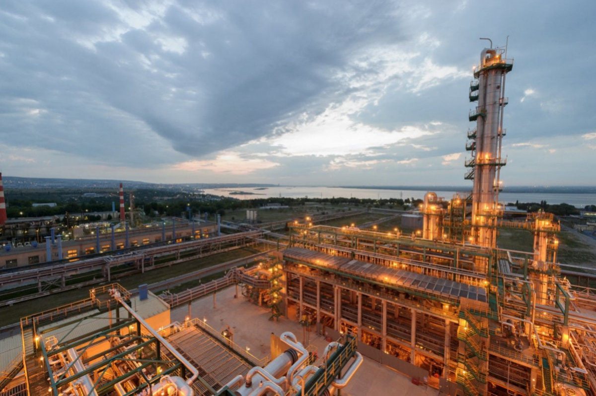 Сили оборони України вдарили по Саратовському нафтопереробному заводу в рф