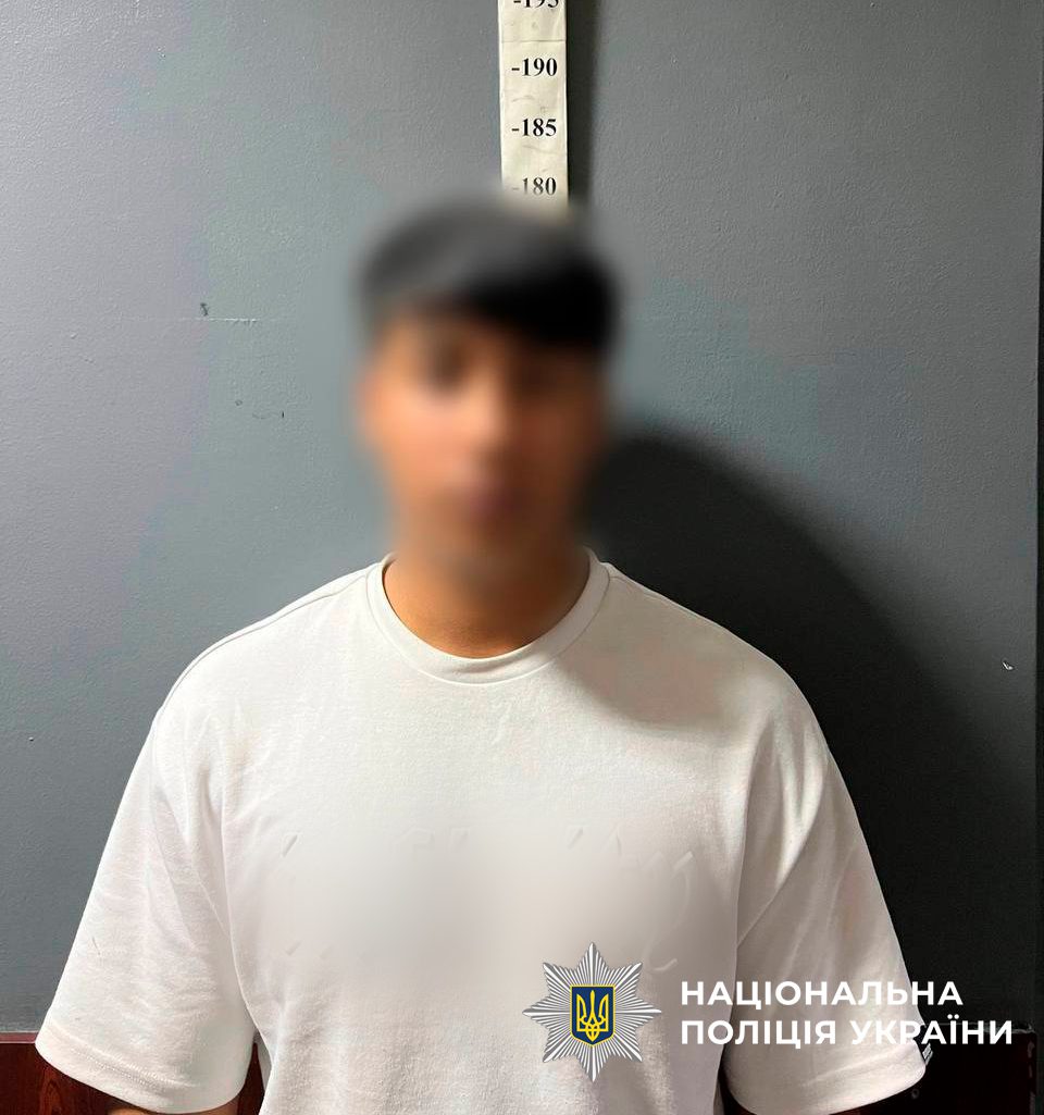 У Києві малолітній грабіжник жорстоко побив чоловіка й поцупив смартфон У Києві малолітній грабіжник жорстоко побив чоловіка й поцупив смартфон