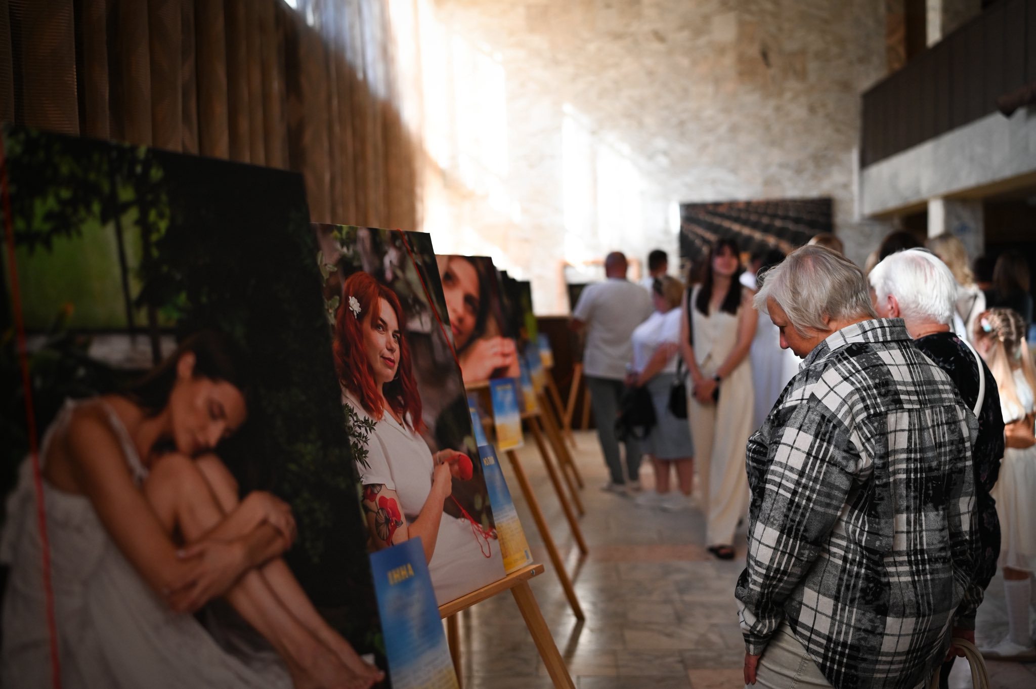 Микола Калашник долучився до відкриття виставки «ВОНА. Його світ, його тил, його ніжність», присвяченій матерям та дружинам Захисників